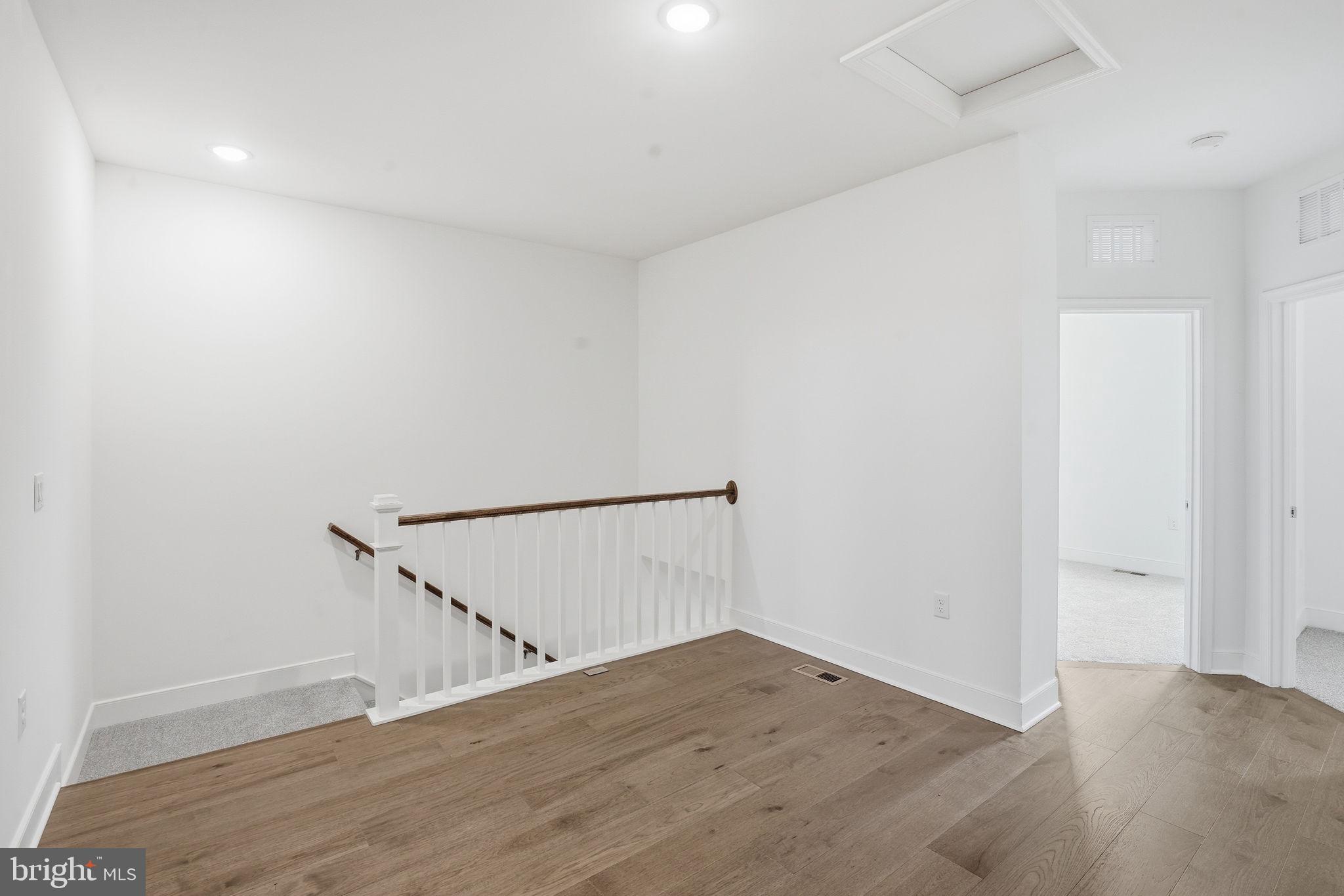 4835 BAUHAUS SQUARE 104