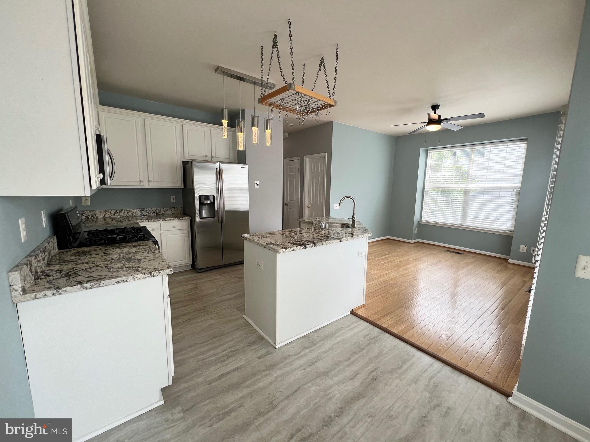 22464 MAISON CARREE SQ