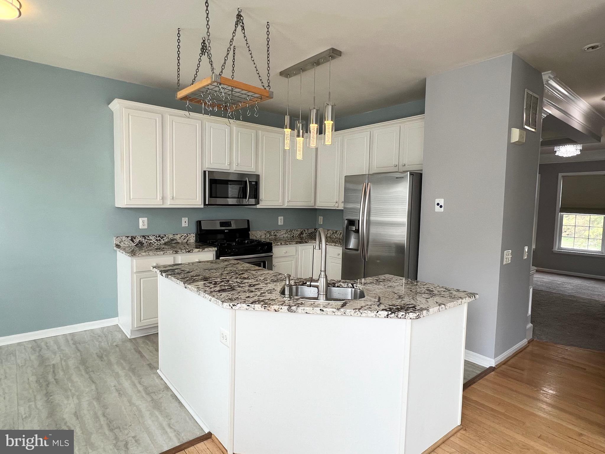 22464 MAISON CARREE SQ