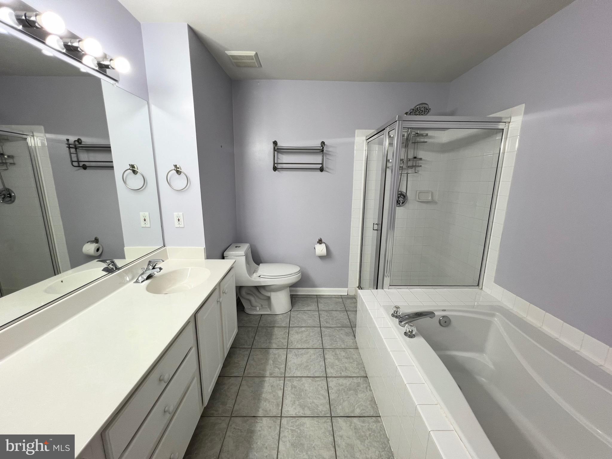 22464 MAISON CARREE SQ