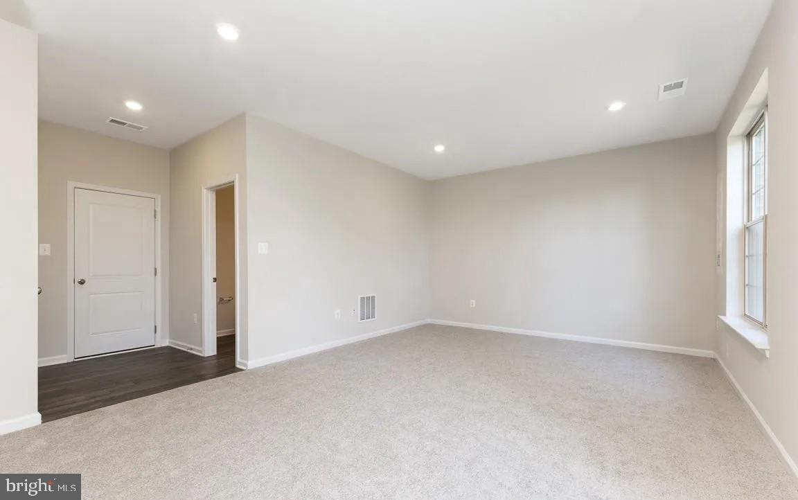 1806 MOCKING JAY TERRACE NE