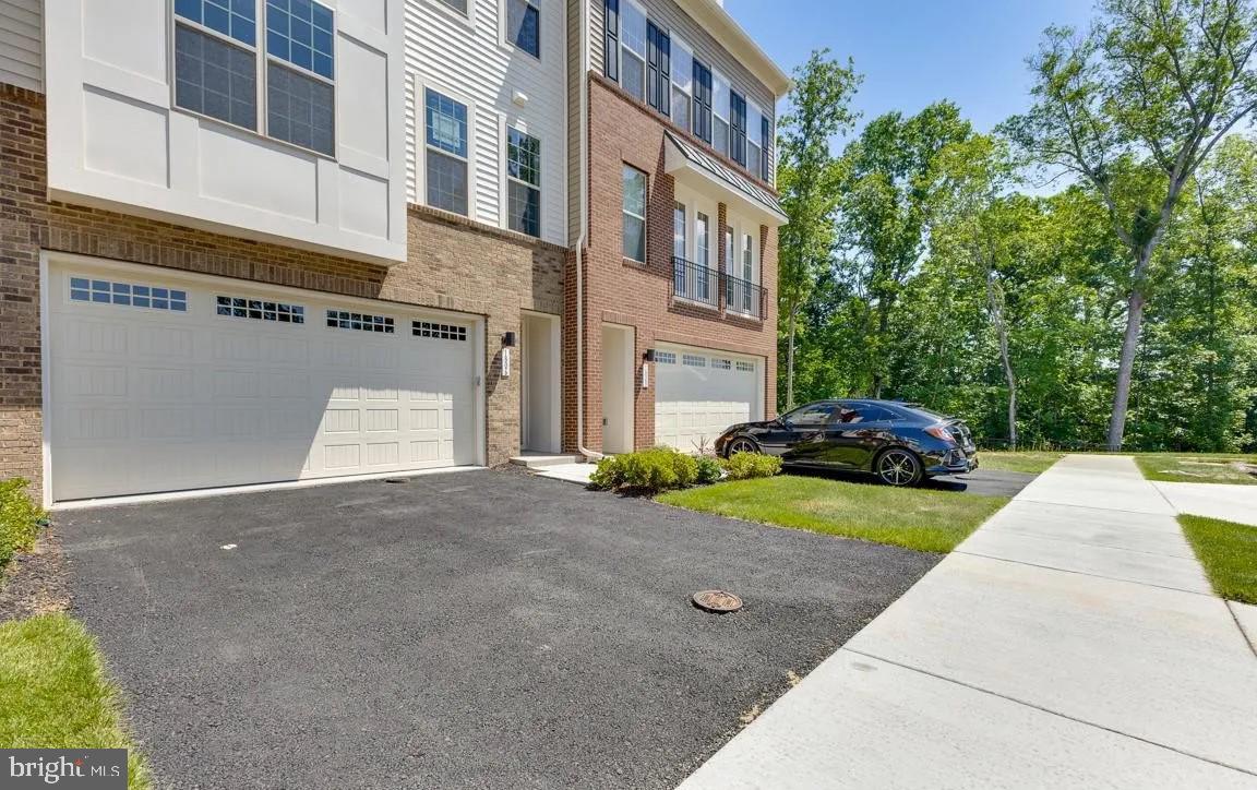 1806 MOCKING JAY TERRACE NE