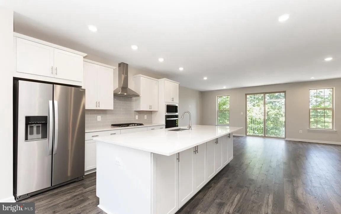 1806 MOCKING JAY TERRACE NE