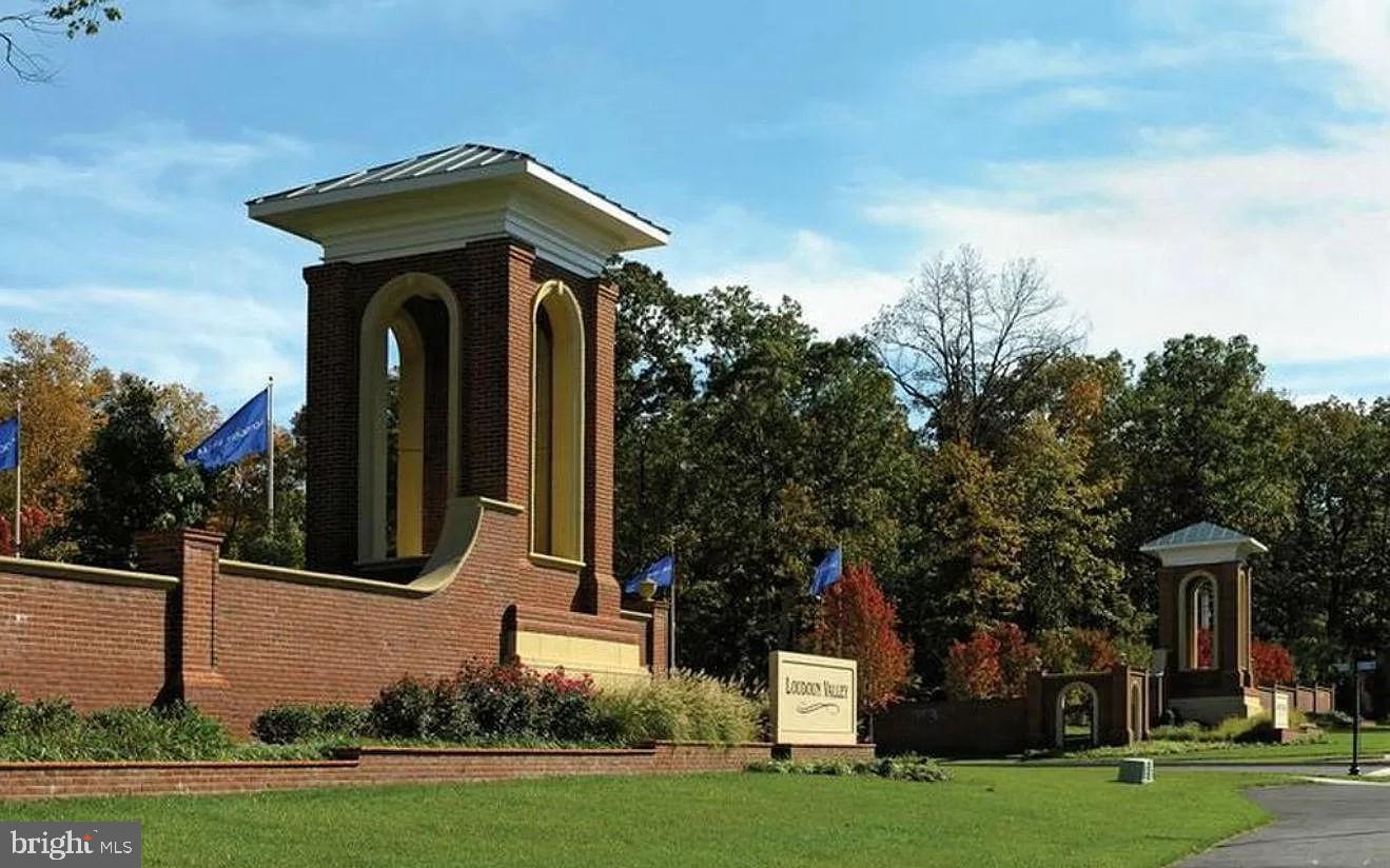 23109 DUNLOP HEIGHTS TERRACE