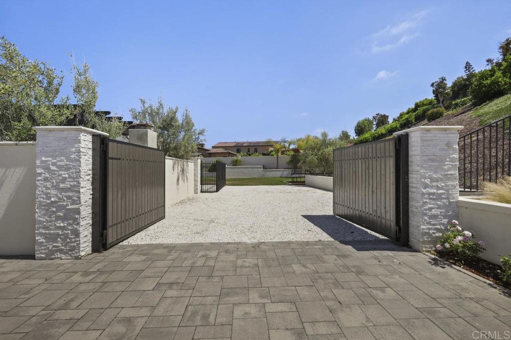 16770 Crescent Creek Drive