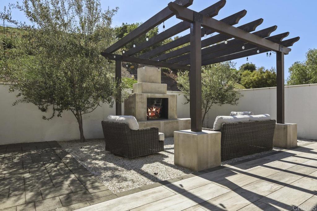 16770 Crescent Creek Drive