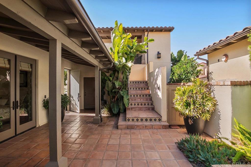 8532 Kristen View Court