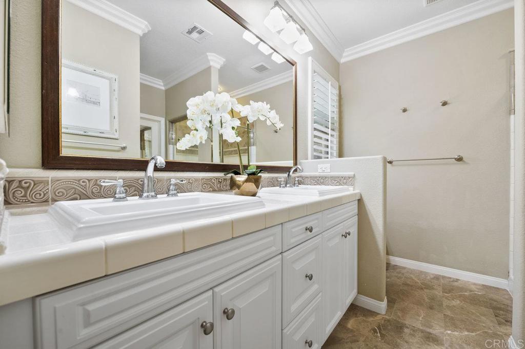 8405 Christopher Ridge