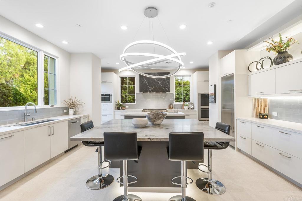 8318 The Landing Way