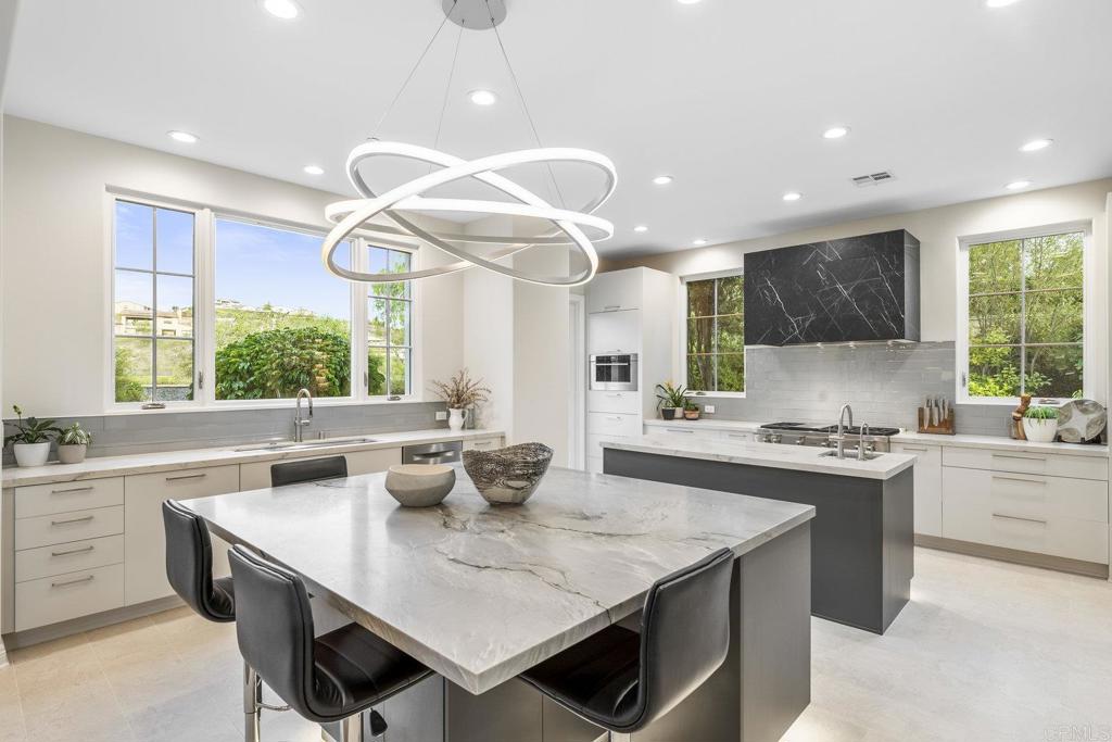 8318 The Landing Way