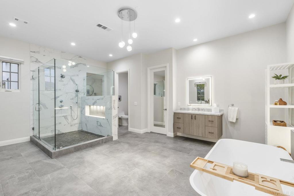 8318 The Landing Way