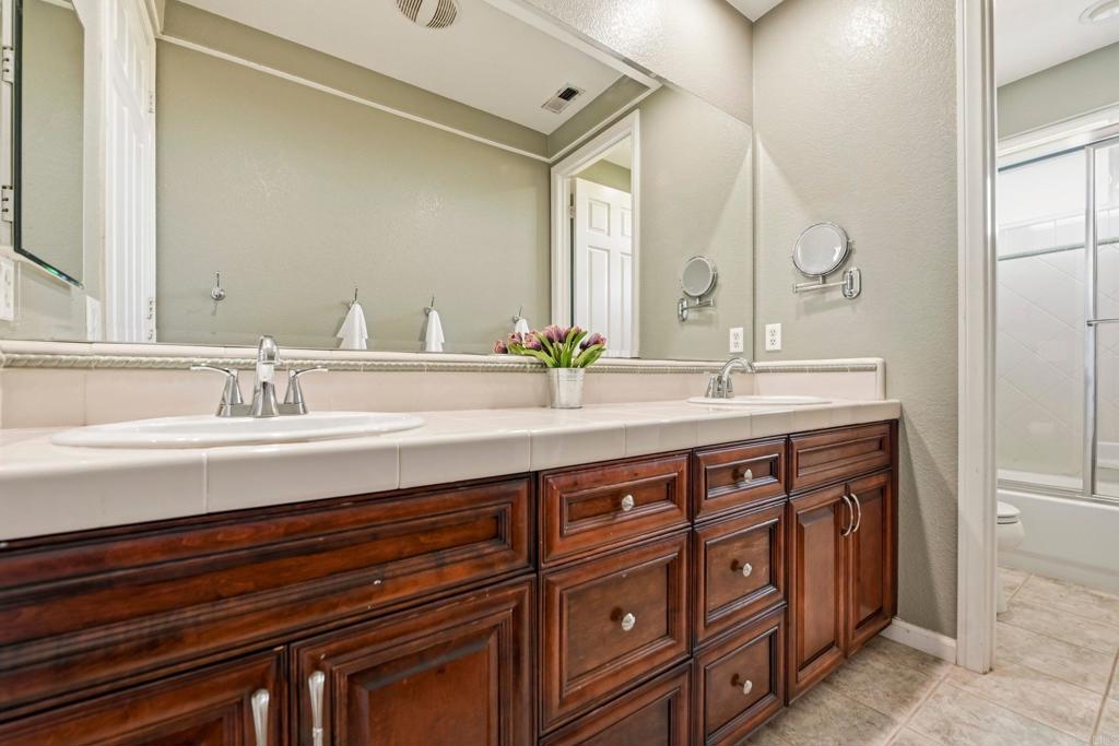 2888 Eastview