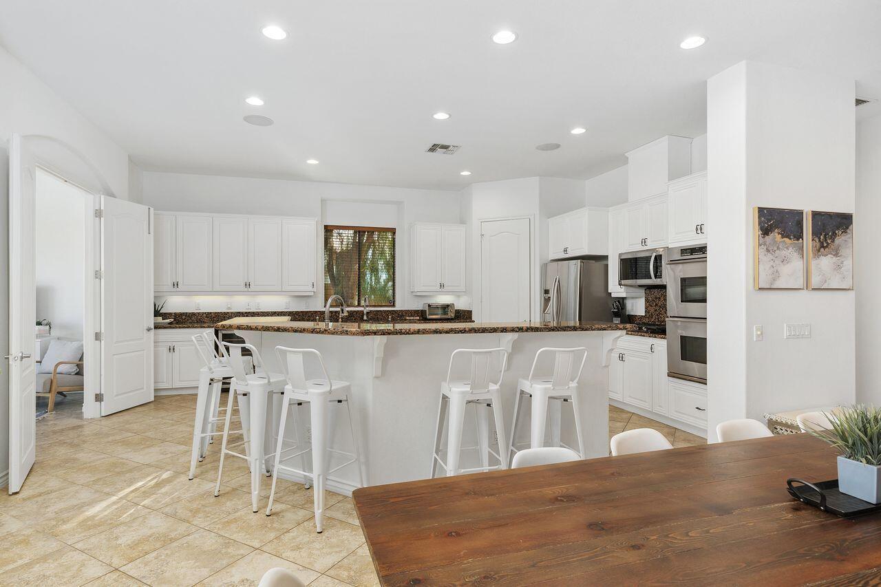 51200 Calle Paloma