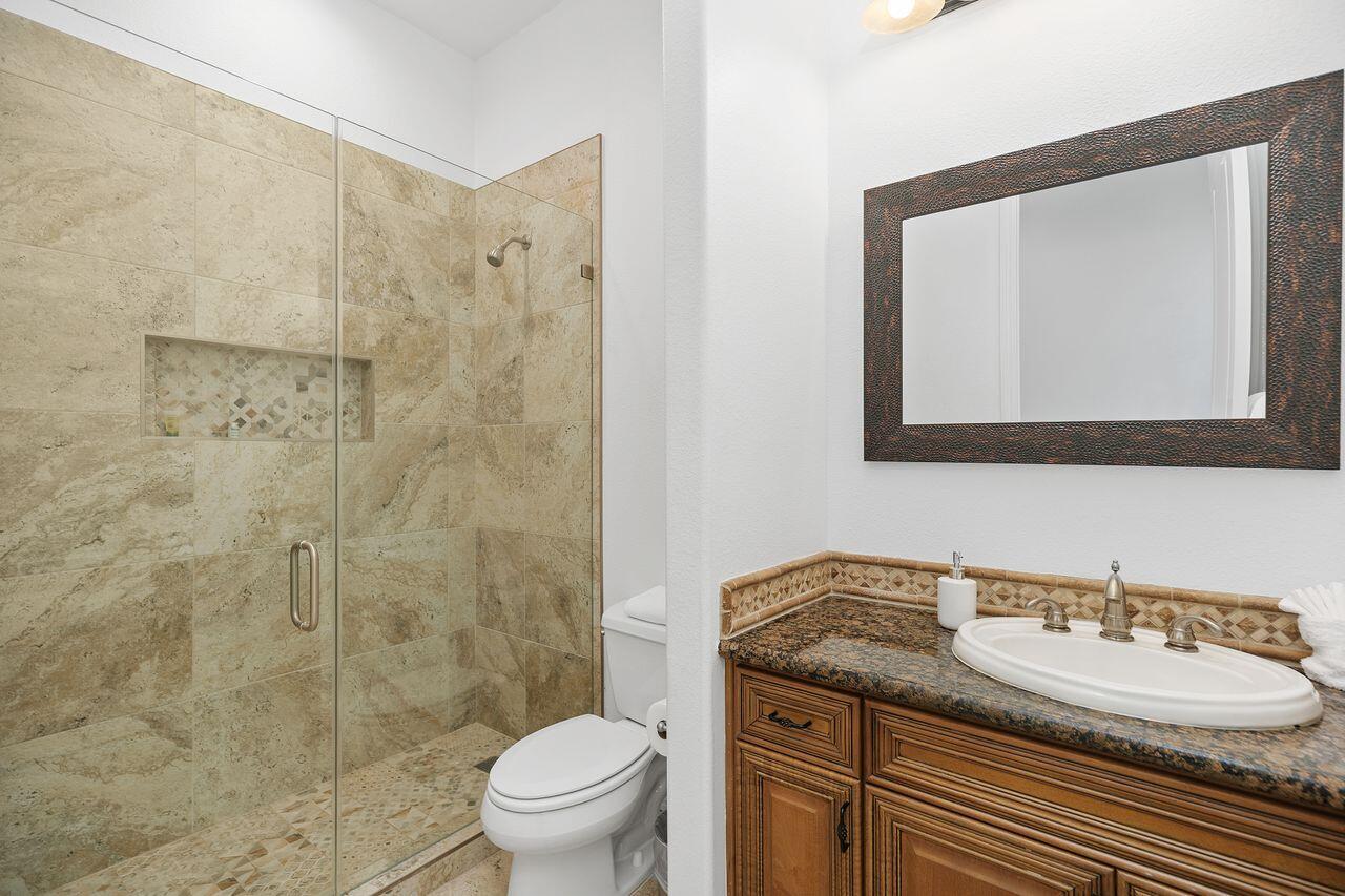 51200 Calle Paloma