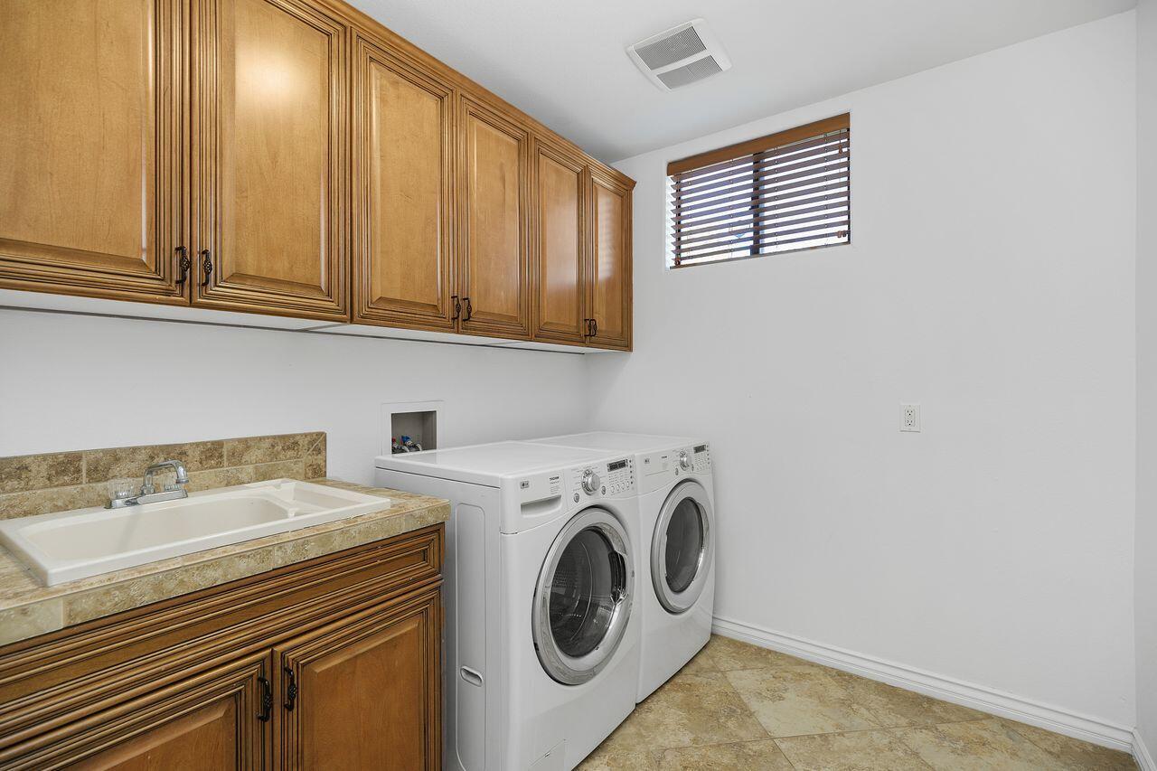 51200 Calle Paloma