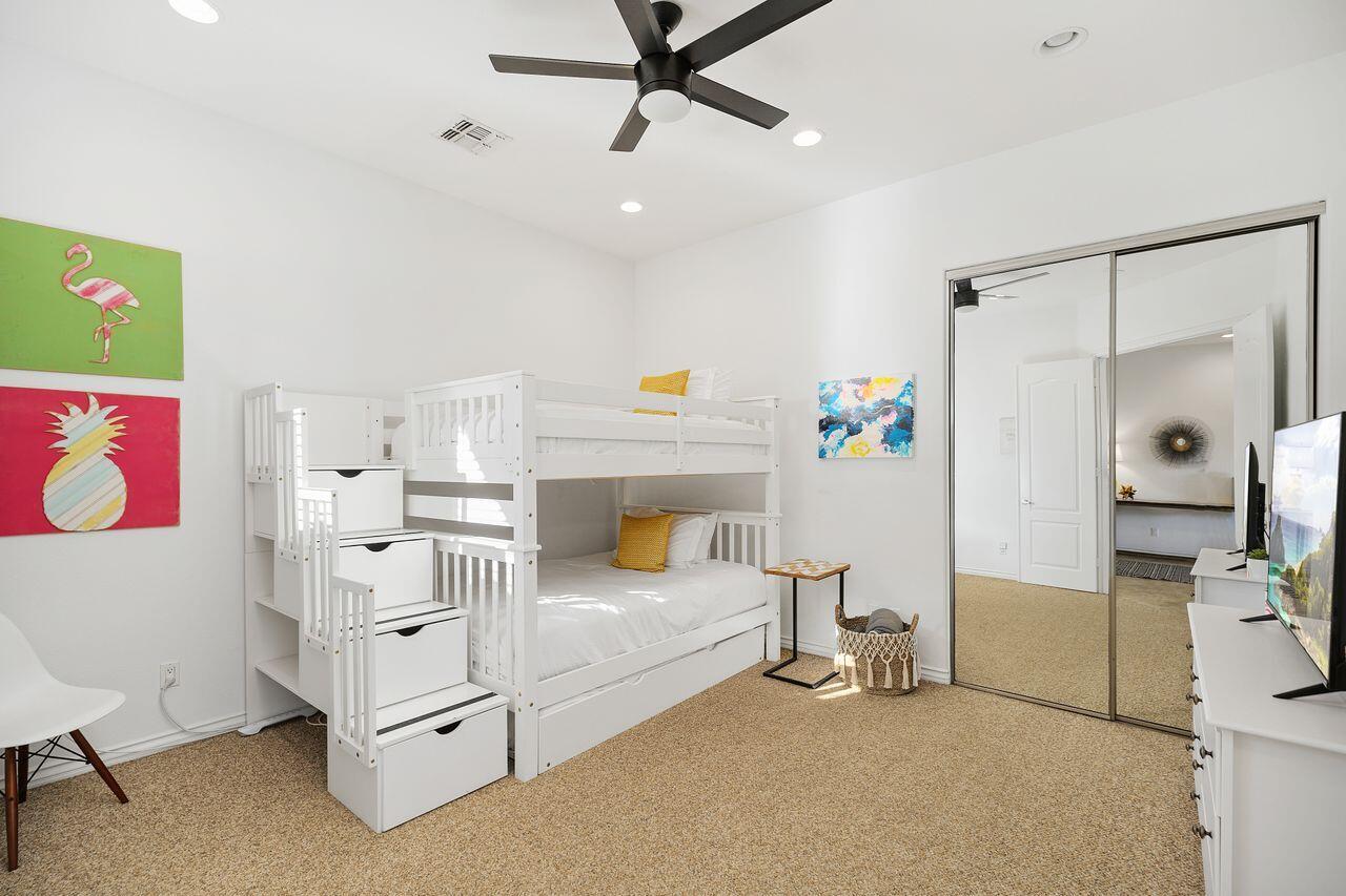 51200 Calle Paloma