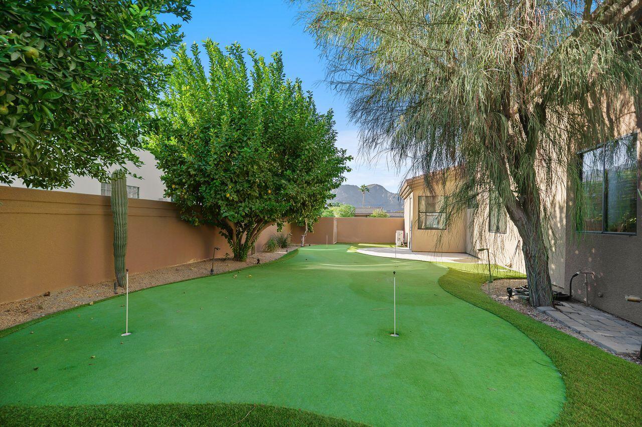 51200 Calle Paloma