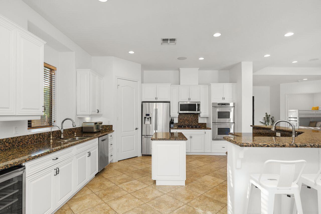 51200 Calle Paloma