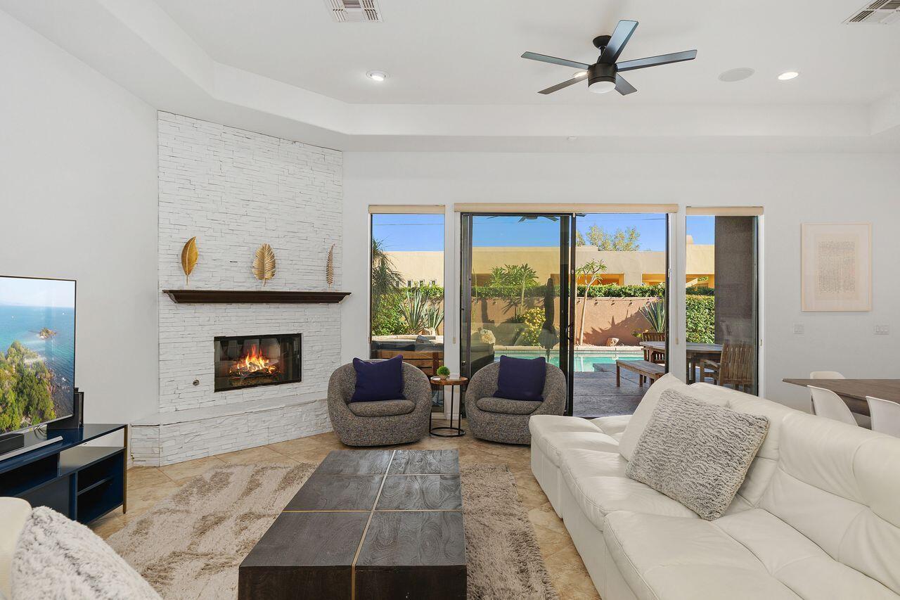 51200 Calle Paloma