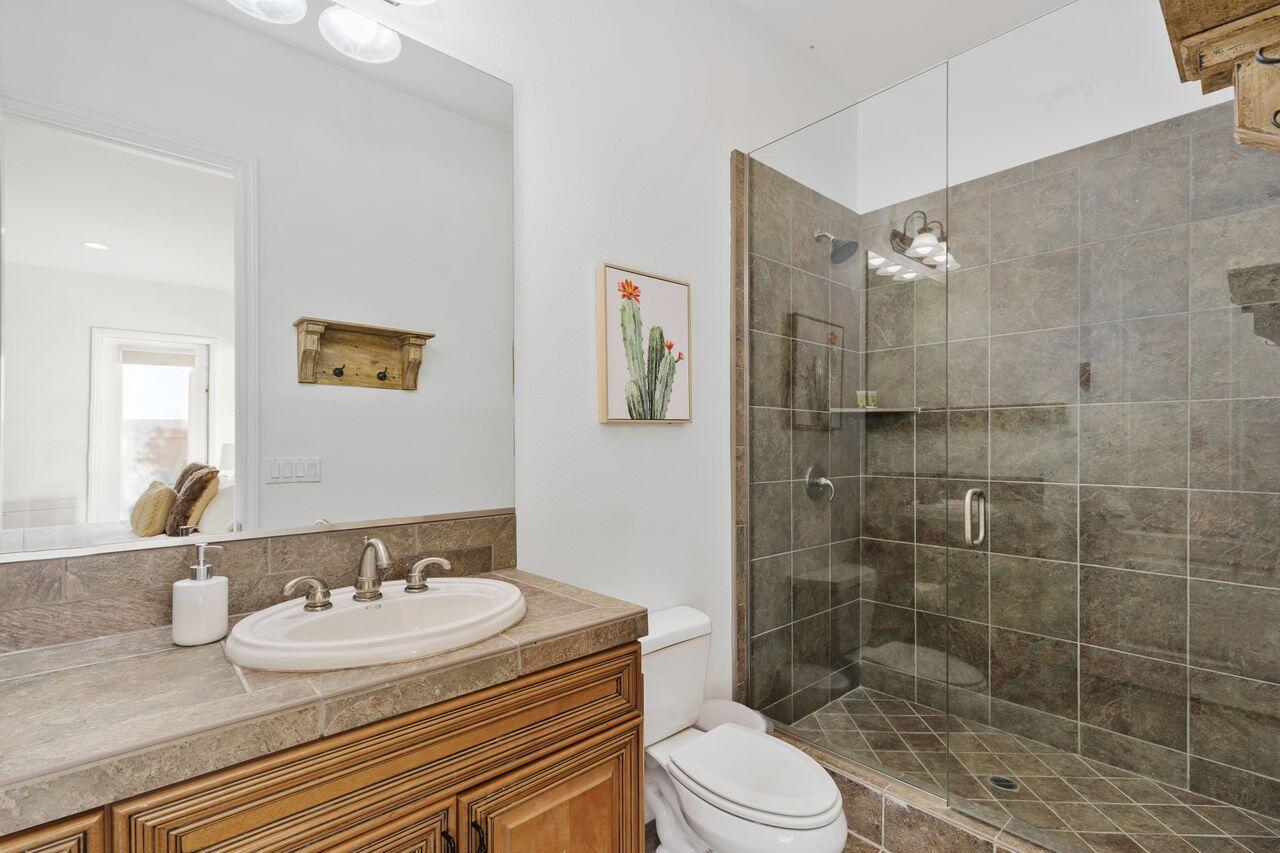 51200 Calle Paloma