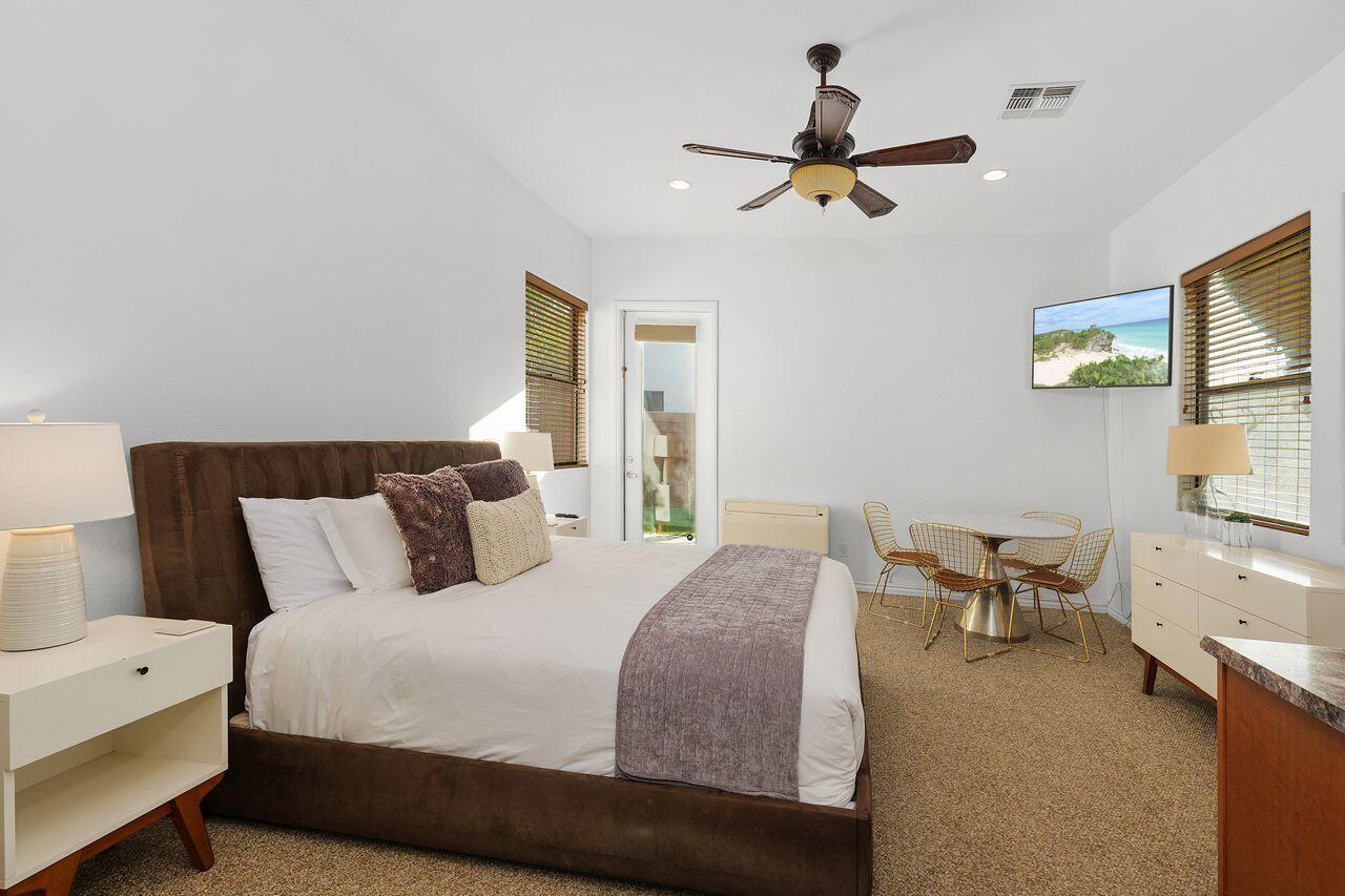 51200 Calle Paloma