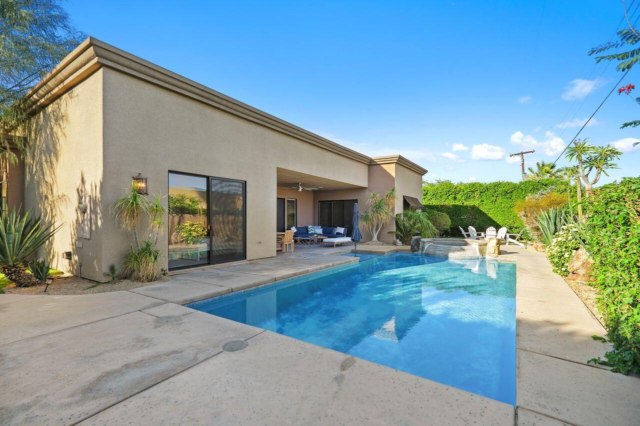 51200 Calle Paloma