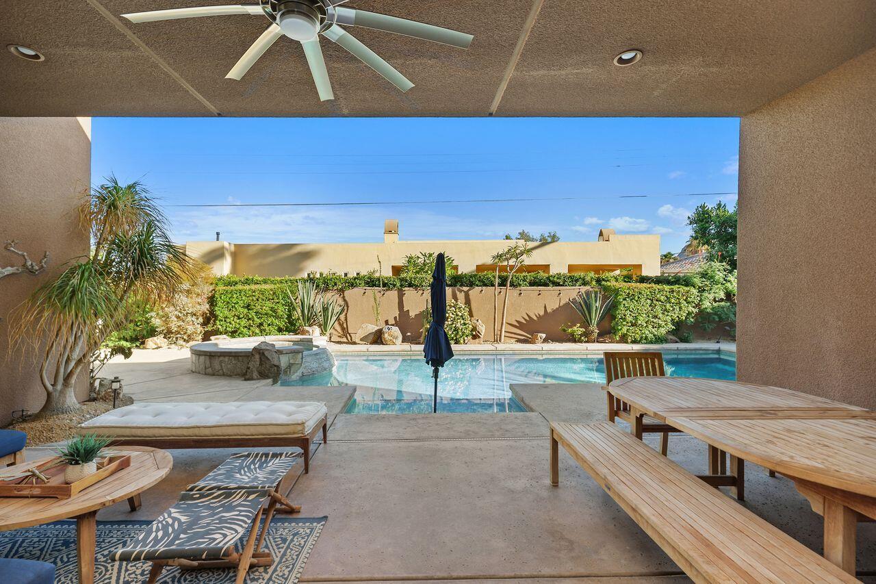 51200 Calle Paloma