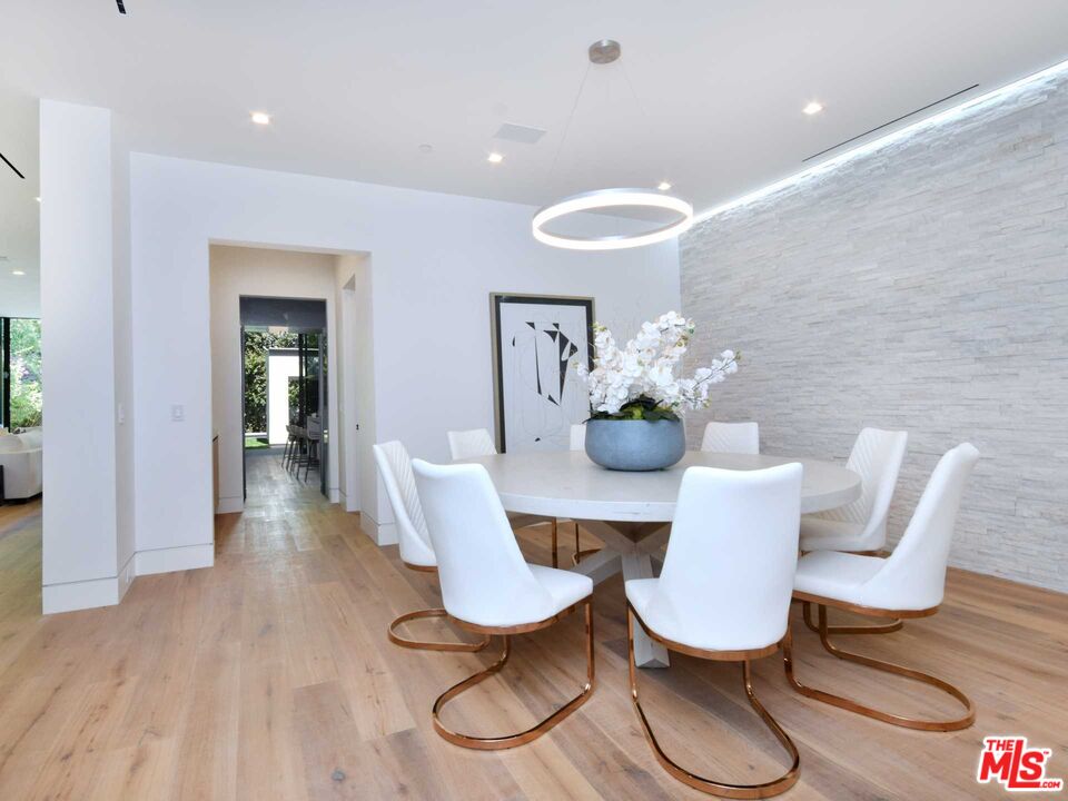 15227 Valley Vista Blvd