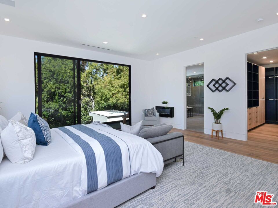 15227 Valley Vista Blvd