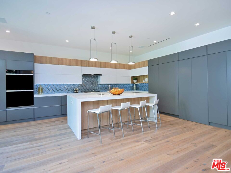 15227 Valley Vista Blvd