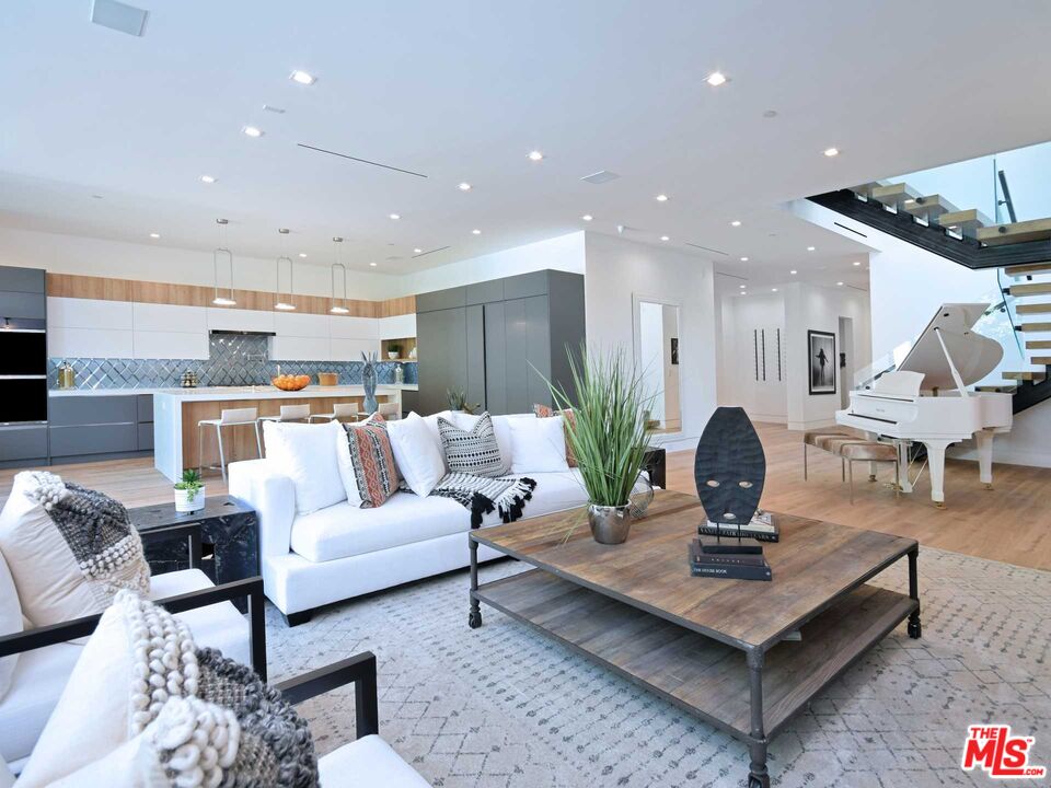 15227 Valley Vista Blvd