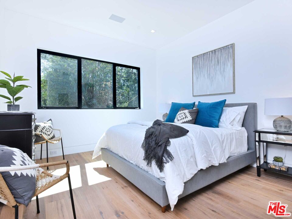 15227 Valley Vista Blvd