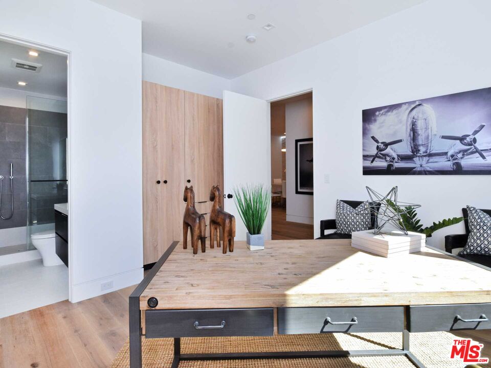 15227 Valley Vista Blvd