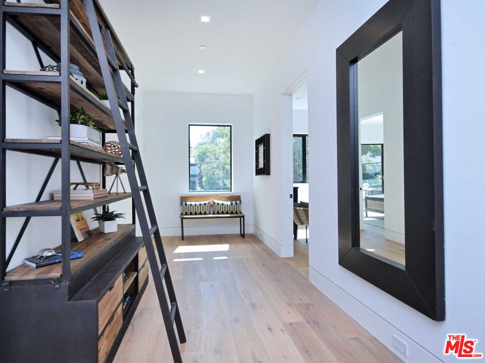 15227 Valley Vista Blvd