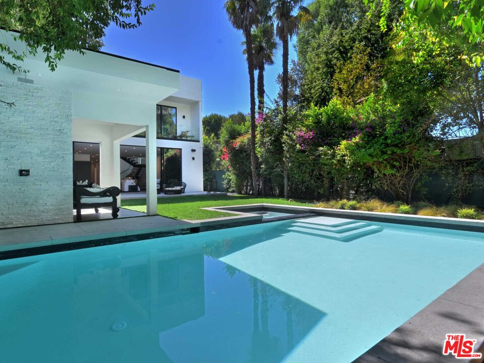 15227 Valley Vista Blvd