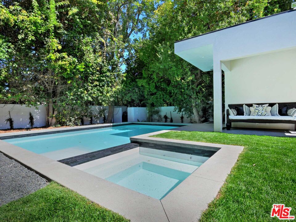 15227 Valley Vista Blvd