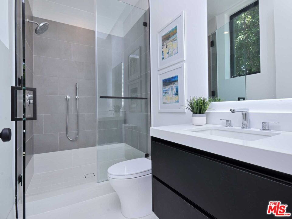 15227 Valley Vista Blvd