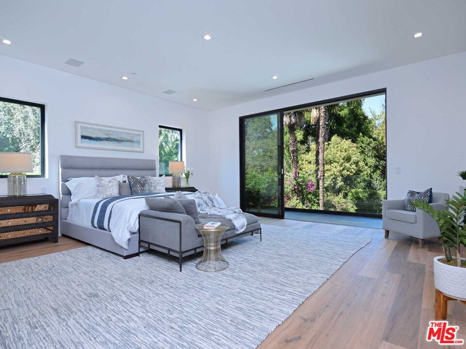 15227 Valley Vista Blvd