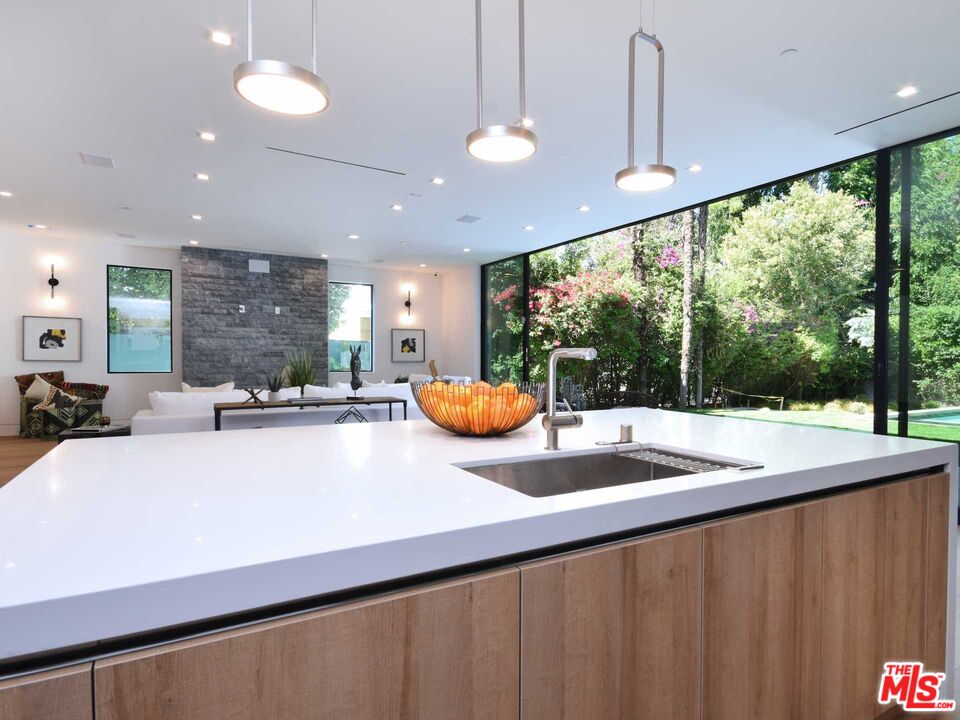 15227 Valley Vista Blvd