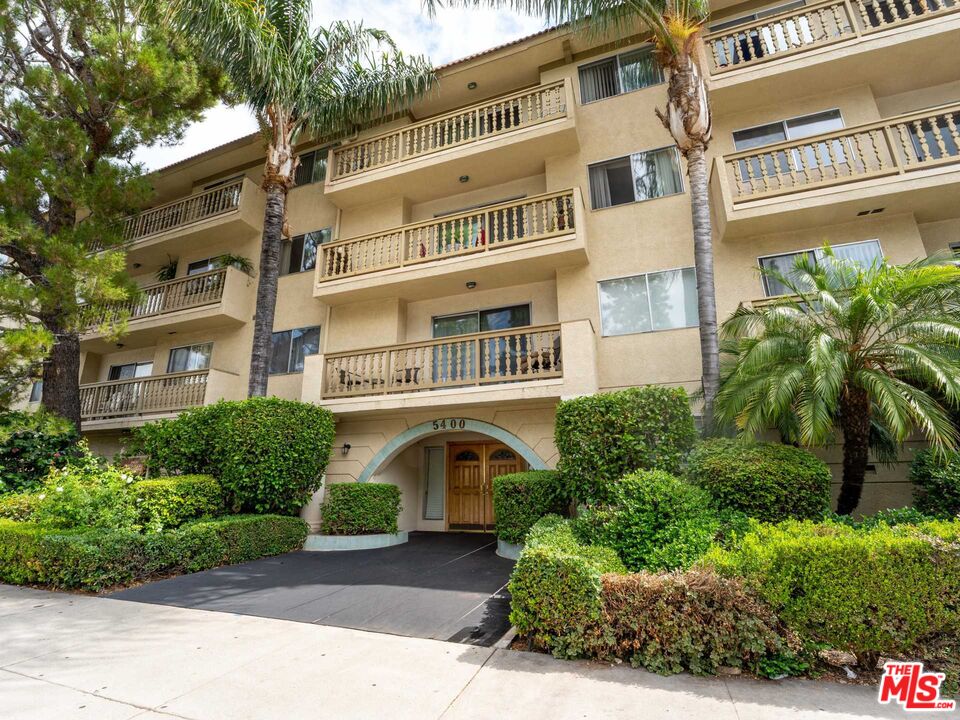 5400 Lindley Ave Unit: 221