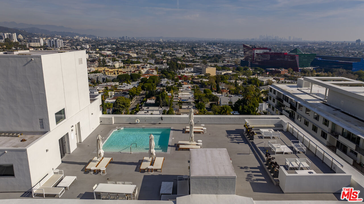 838 N Doheny Dr Unit: 101