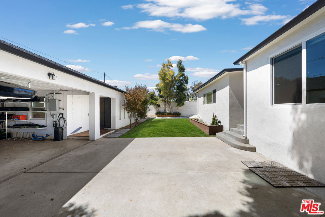 2559 Colby Ave