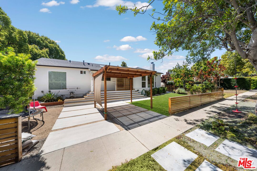 2559 Colby Ave