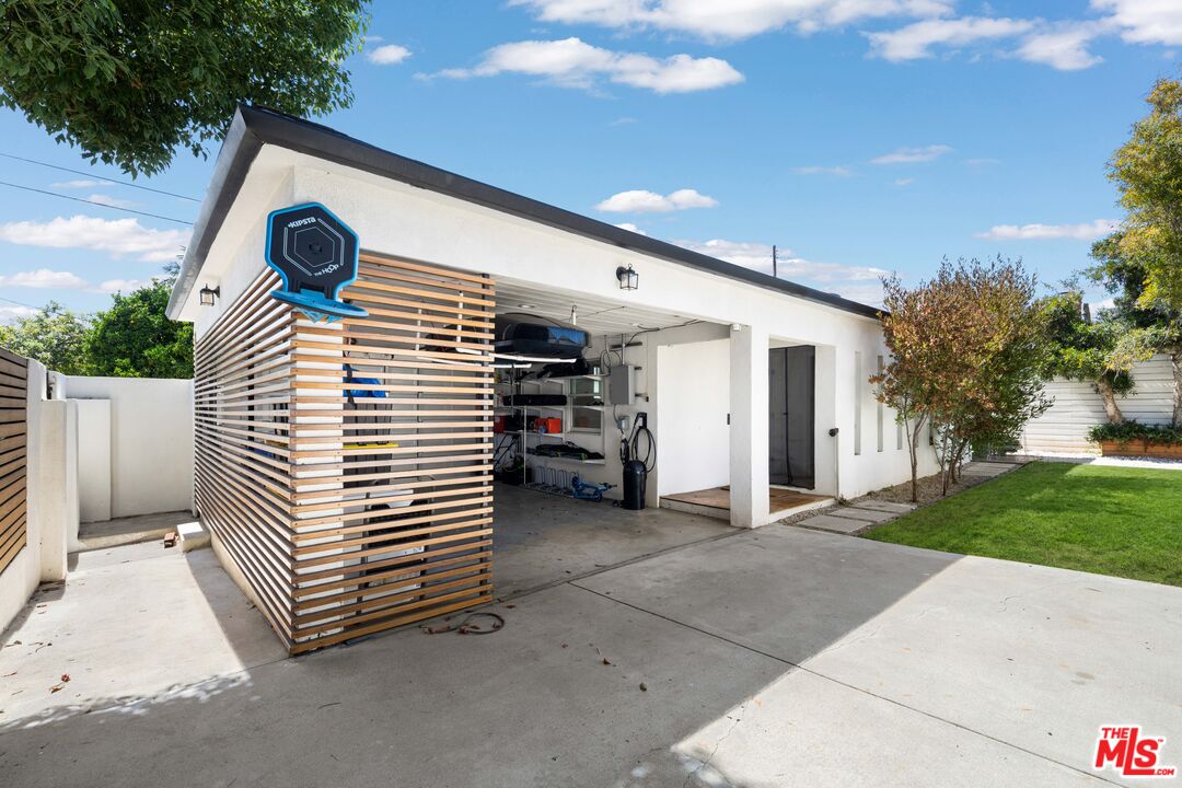 2559 Colby Ave