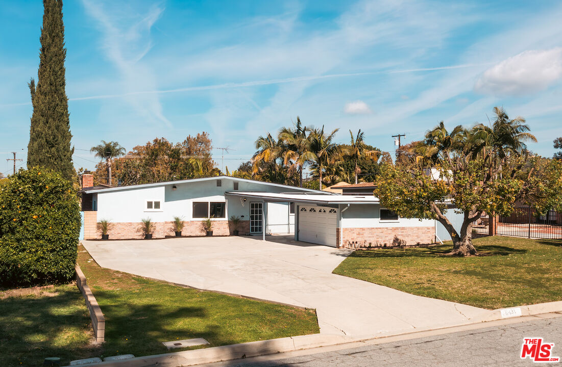 8431 Davista Dr