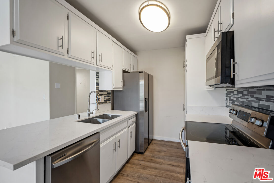 815 S Shenandoah St Unit: 105