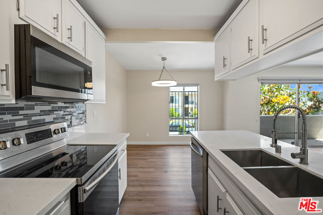 815 S Shenandoah St Unit: 105