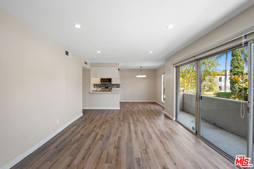 815 S Shenandoah St Unit: 105