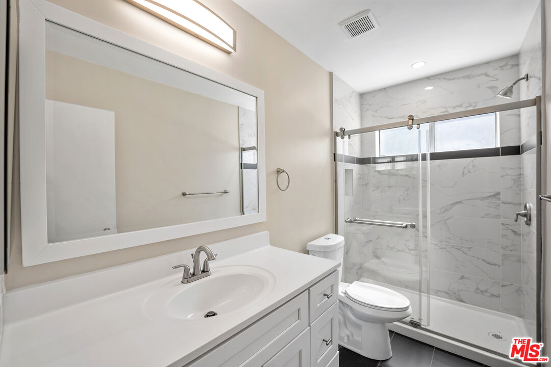 815 S Shenandoah St Unit: 105