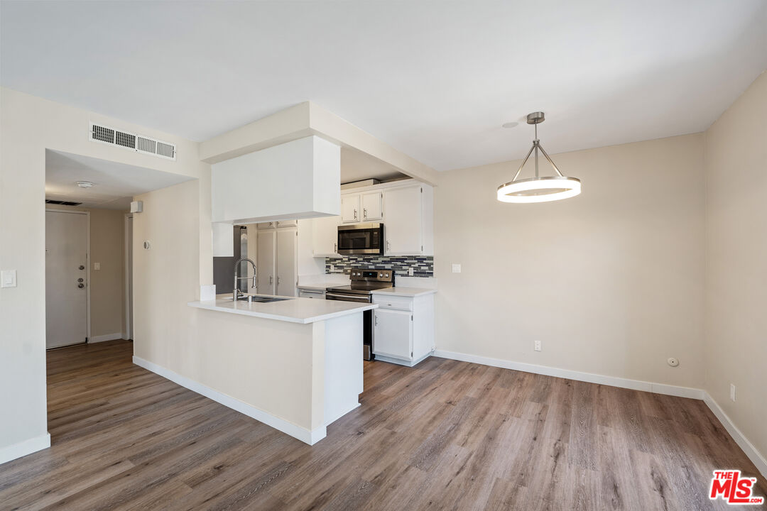815 S Shenandoah St Unit: 105